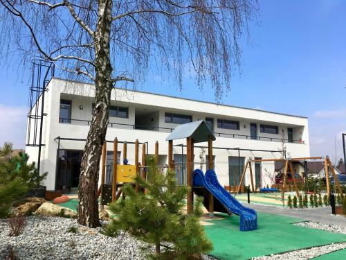 Penzi�n A Apartm�ny Moravica
