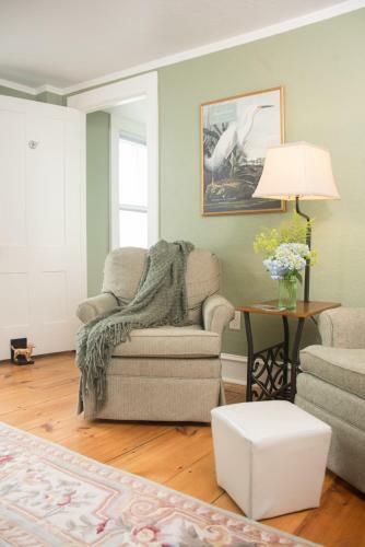 Hostal Lake House At Ferry Point