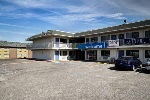 Motel 6 Wells