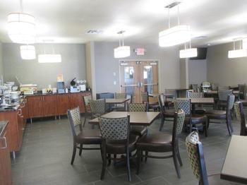 Hotel Centerstone Suites