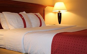 Hotel Sanctuary Inn And Conference Center