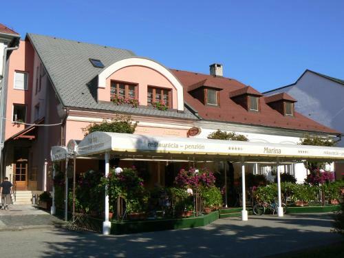 Hotel Top Penzi�n Mar�na