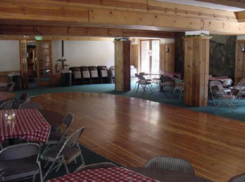 Strawberry Lodge