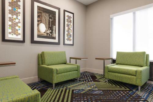Holiday Inn Express Hotel & Suites Lavonia