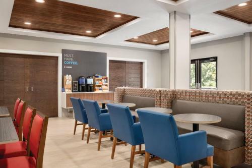 Holiday Inn Express Hotel & Suites Lavonia