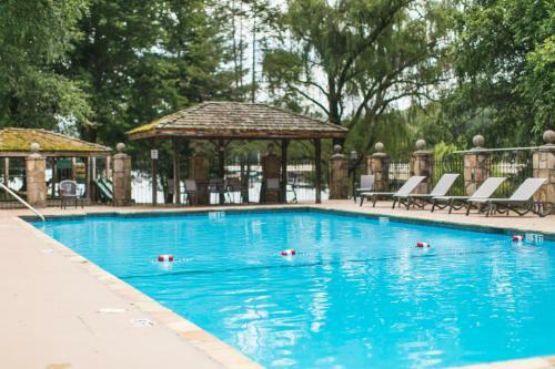 Hotel The Ridges Resort & Marina