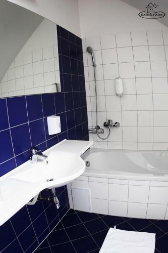 Hotel Penzion Saris Park