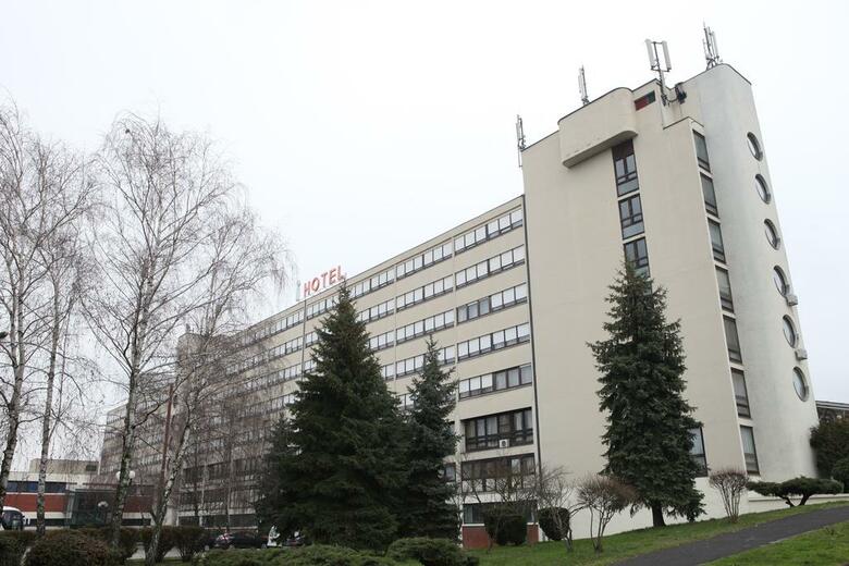 Hotel I