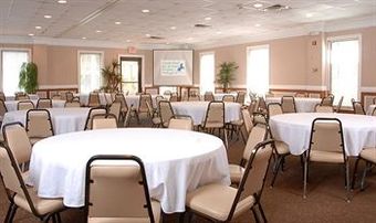 Posada Cumberland Inn & Suites