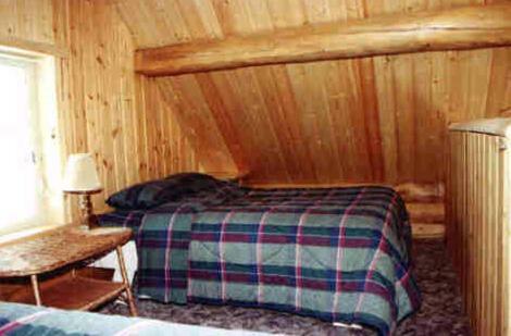 Daniels Lake Lodge Cabins
