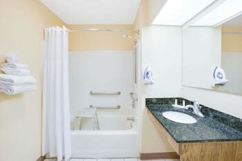Motel Baymont Inn & Suites - Ozark