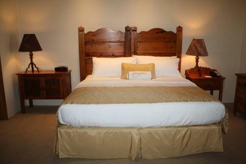 Hotel Rancho Manana Resort