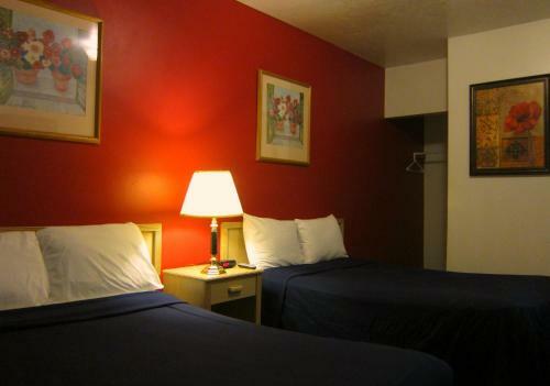 Mac's Motel