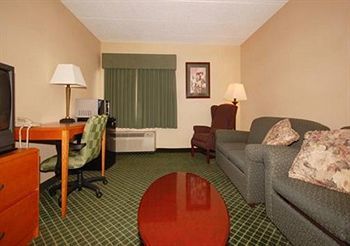 Hotel All Seasons Inn And Suites