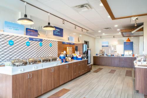 Holiday Inn Express Hotel & Suites Tappahannock