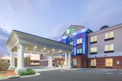 Holiday Inn Express Hotel & Suites Tappahannock