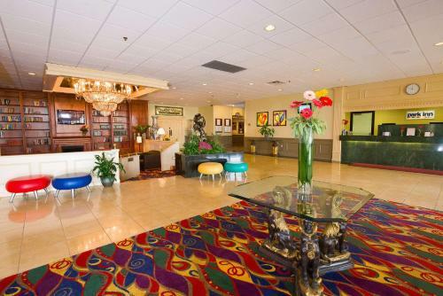 Posada Park Inn By Radisson Sharon