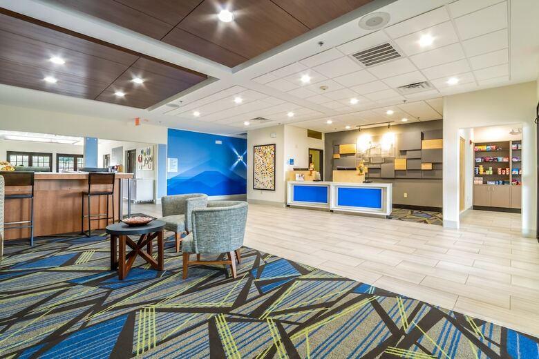 Holiday Inn Express Hotel & Suites Hearne
