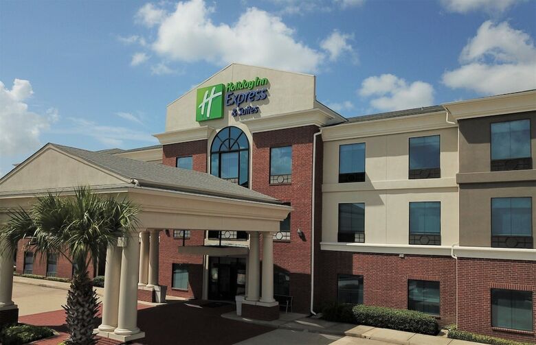 Holiday Inn Express Hotel & Suites Hearne