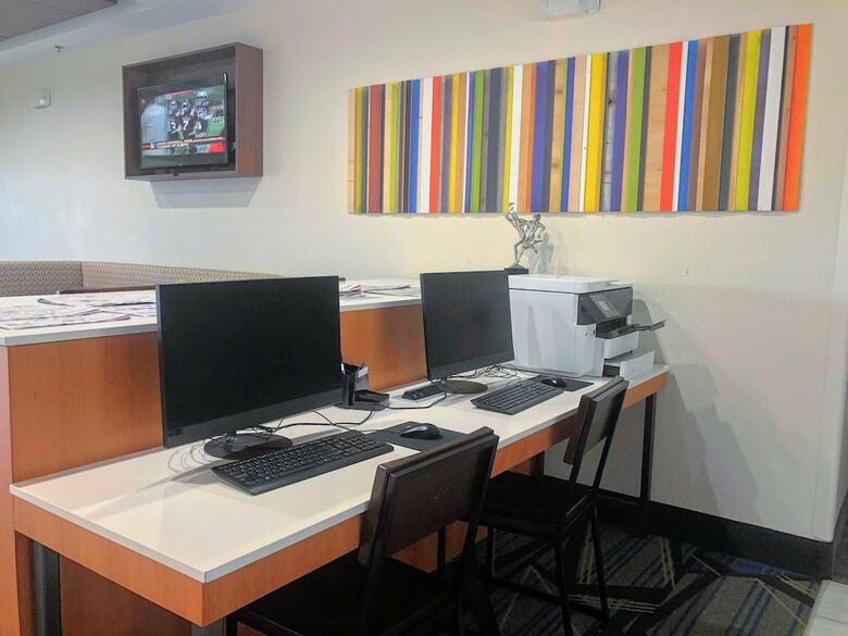 Holiday Inn Express Hotel & Suites Hearne