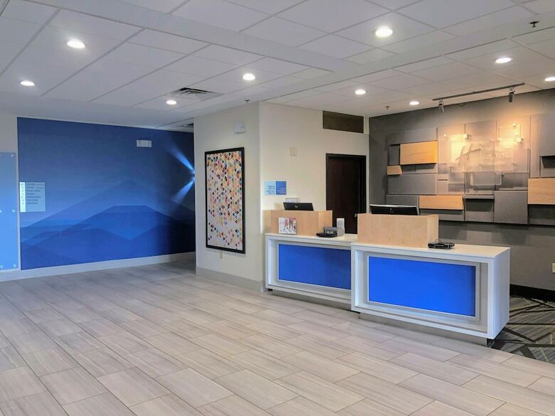 Holiday Inn Express Hotel & Suites Hearne