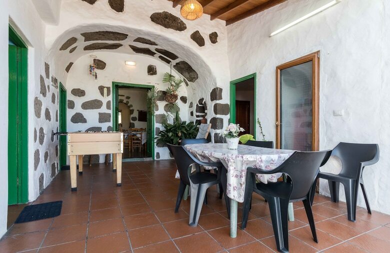Casa Cueva El Caidero