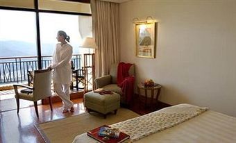 Hotel Ananda In The Himalayas