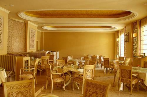 Hotel Pramod Convention & Club Resort