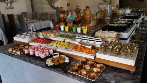 Hotel Pramod Convention & Club Resort