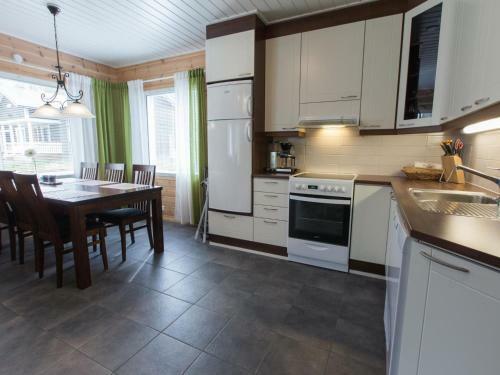 Holiday Home Pihkala 2