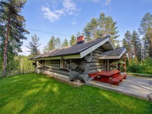 Holiday Home Juurakkopirtti