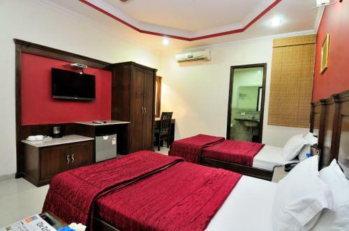 Hotel Maharaja Residency