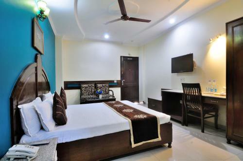 Hotel Maharaja Residency