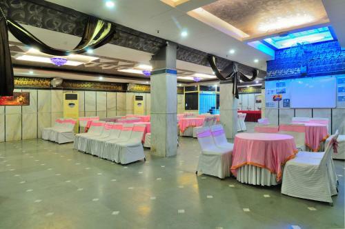 Hotel Maharaja Residency