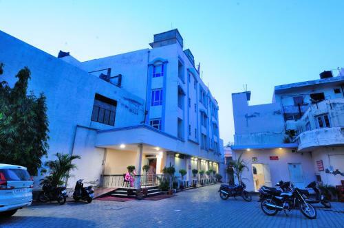 Hotel Maharaja Residency