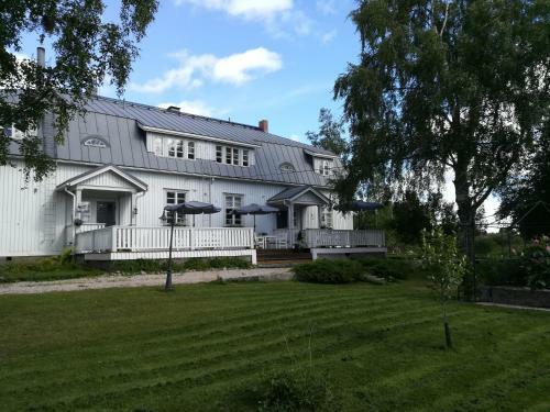 Hotelli Huiskankorpi / Aseman Majatalo