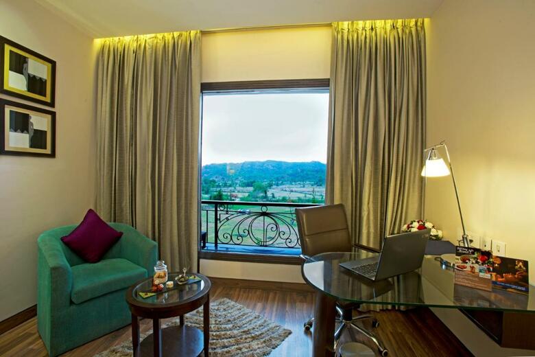 Hotel Golden Tulip Chandigarh, Panchkula