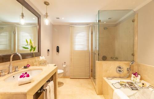 Hotel Vivanta By Taj Holiday Village