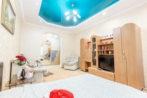 Apartment In Gorky Park, Center
