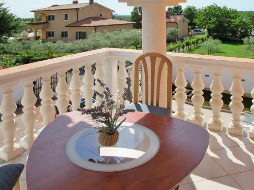 Holiday Home Villa Eldina (pul485)