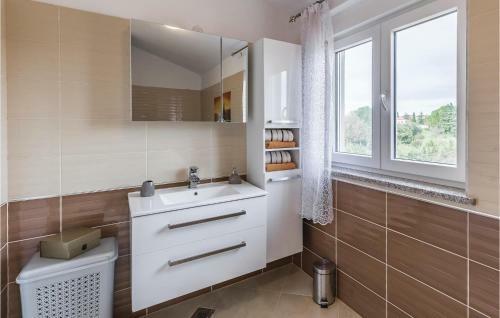 Three-bedroom Holiday Home In Skatari