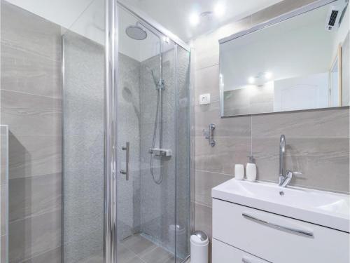 Five-bedroom Holiday Home In Medulin