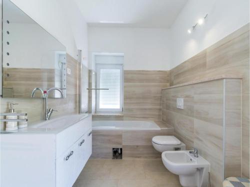 Five-bedroom Holiday Home In Medulin