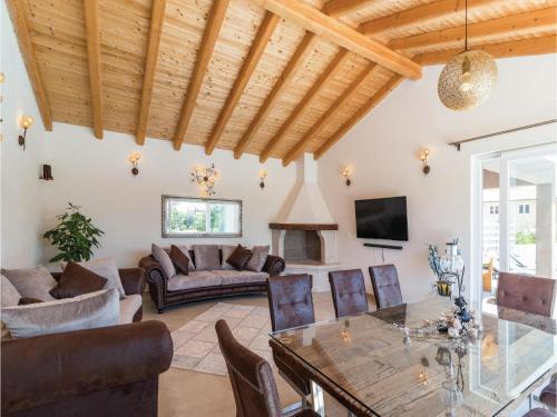 Five-bedroom Holiday Home In Medulin