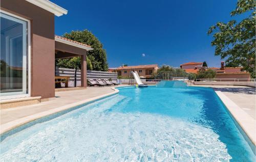 Five-bedroom Holiday Home In Medulin