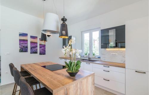 Five-bedroom Holiday Home In Medulin