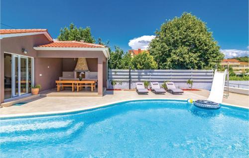 Five-bedroom Holiday Home In Medulin