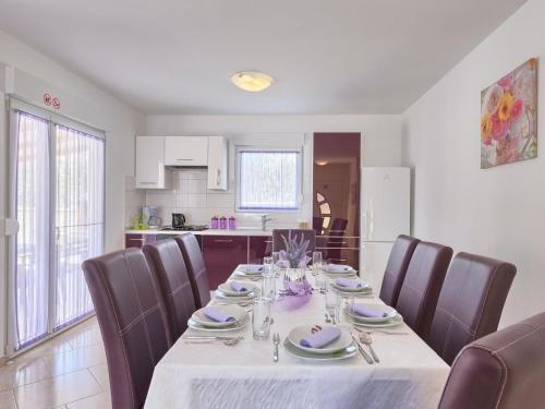 Holiday Home House Dejvis