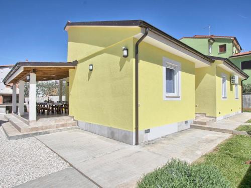 Holiday Home House Dejvis