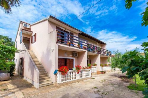 Apartments Vitomir